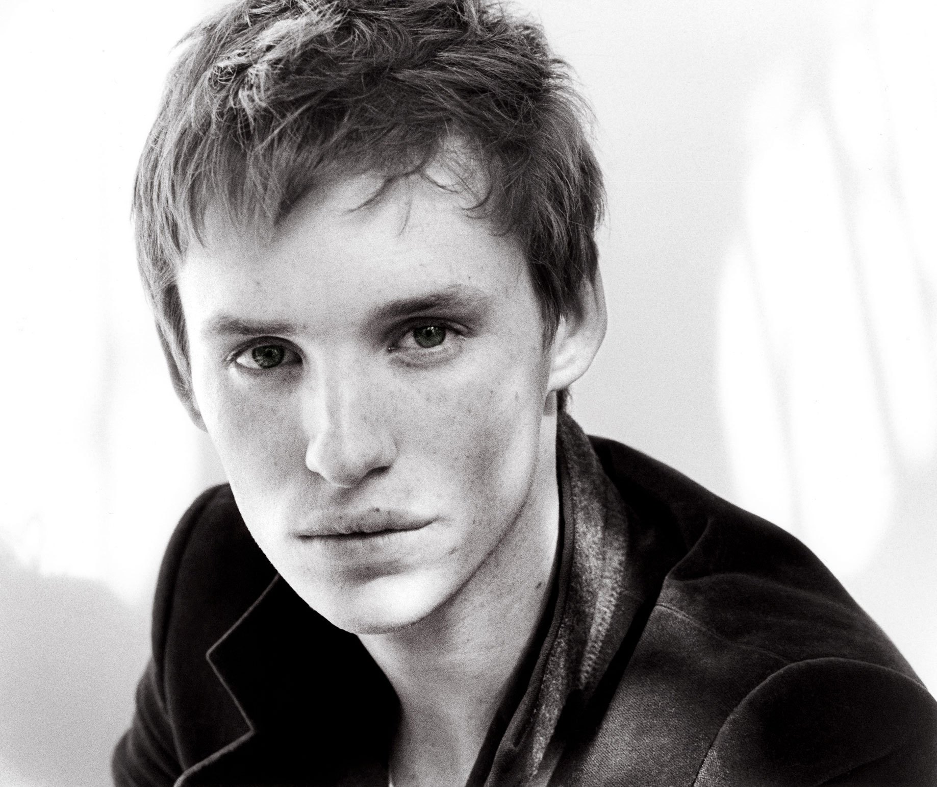 02-7Eddie-Redmayne