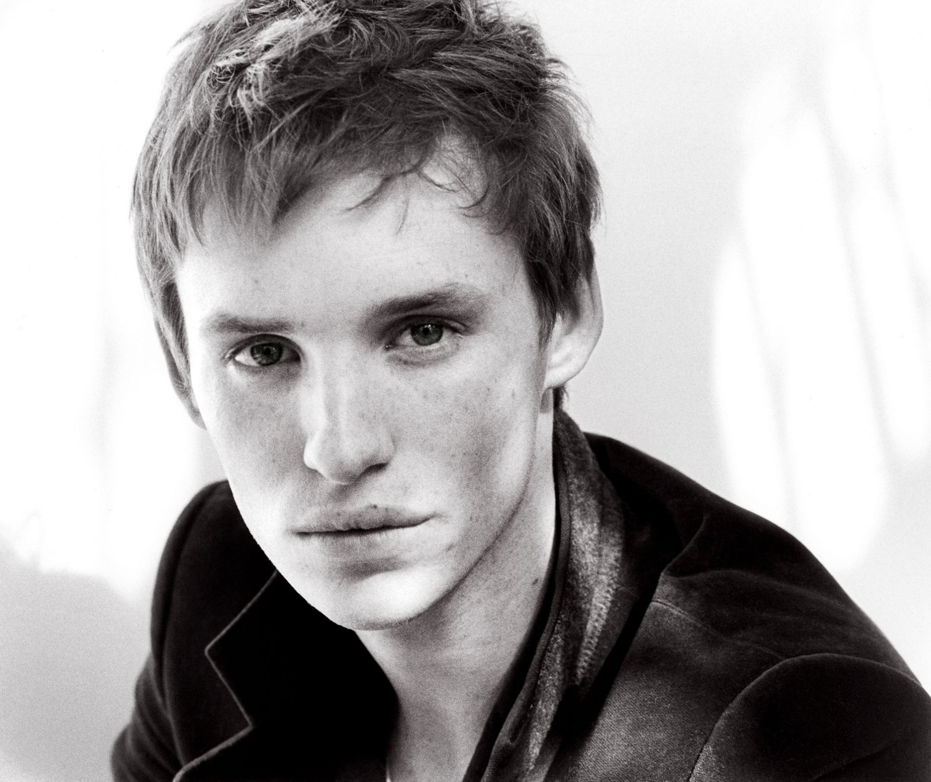 29-30-Eddie-Redmayne