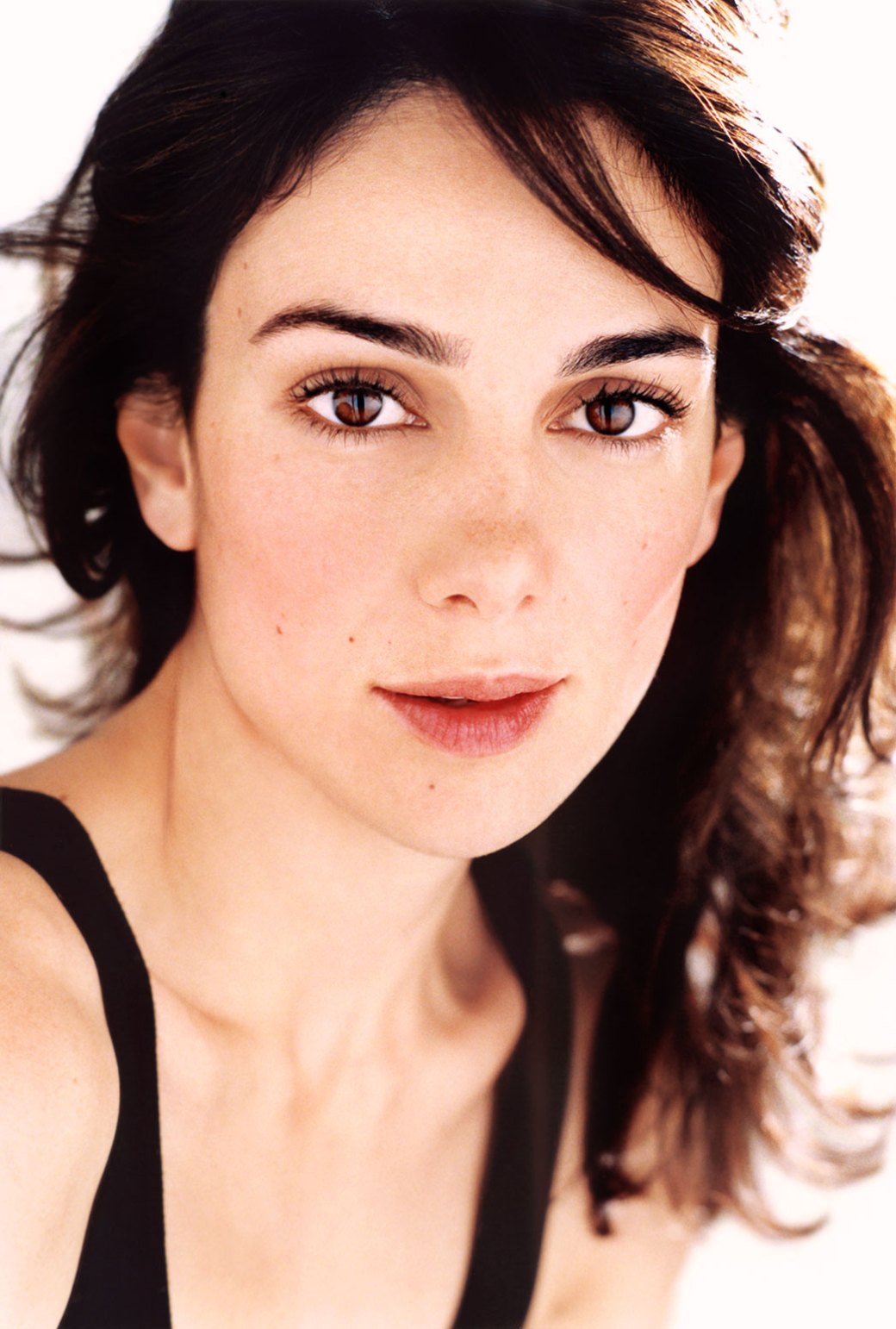 26-24-Annie-Parisse